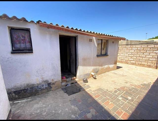 2 BEDROOM HOUSE FOR SALE IN EMDENI